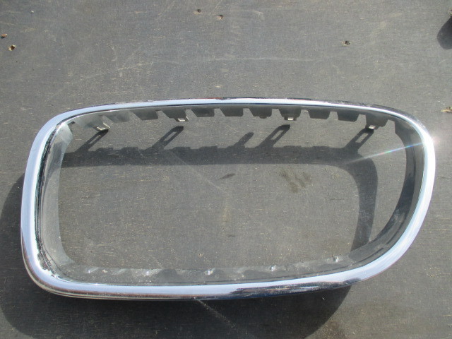 Решетка радиатора BMW 5-Series(F10,F11,F07) 2009-2013 на BMW 5-Series(F10,F11,F07)