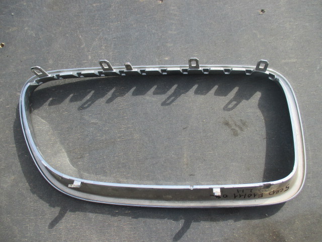 Решетка радиатора BMW 5-Series(F10,F11,F07) 2009-2013 на BMW 5-Series(F10,F11,F07)