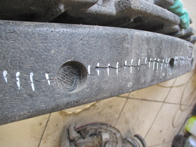 Наполнитель переднего бампера Lexus RX (XU30) 2003-2006 на Lexus RX (XU30)