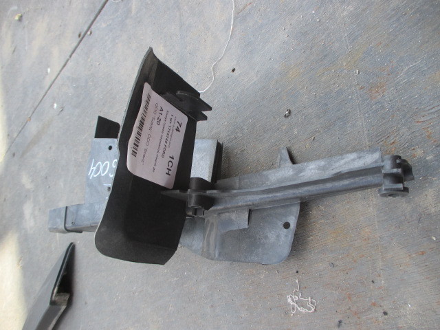 Кожух замка багажника Ford Focus 3 2011-2015 на Ford Focus 3