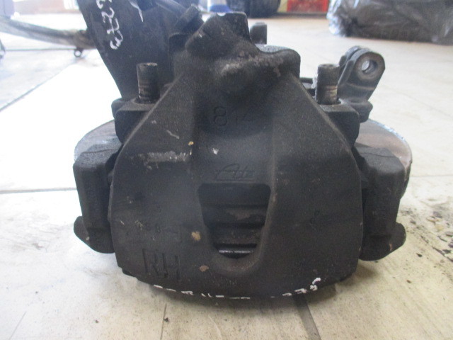 Суппорт передний правый Ford Focus 3 2011-2015 на Ford Focus 3