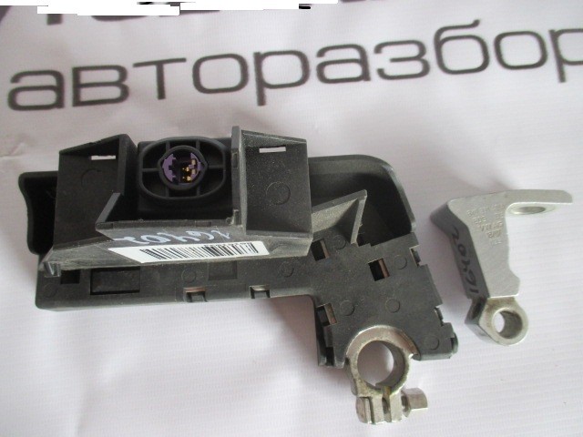Клемма Audi TT (8J) 2006-2010 на Audi TT (8J)