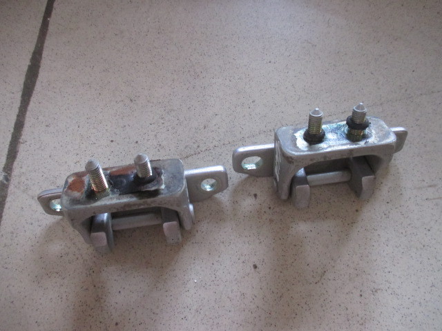 Петли крышки багажника Kia Sorento (BL) 2002-2006 (пара) на Kia Sorento (BL)