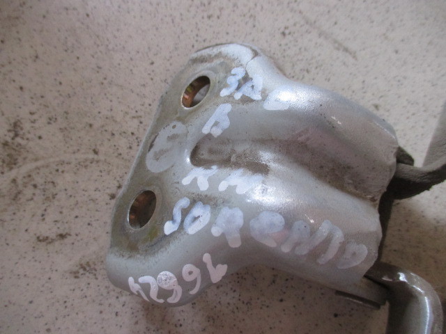 Петля двери Kia Sorento (BL) 2002-2006 на Kia Sorento (BL)