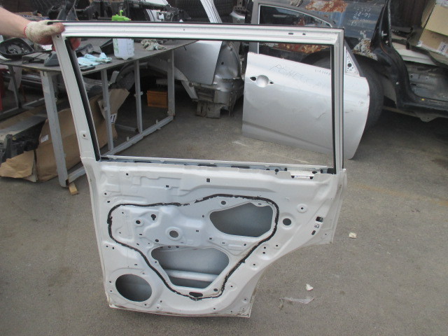 Дверь задняя правая Toyota Land Cruiser Prado 150 2009-2013 на Toyota Land Cruiser Prado 150