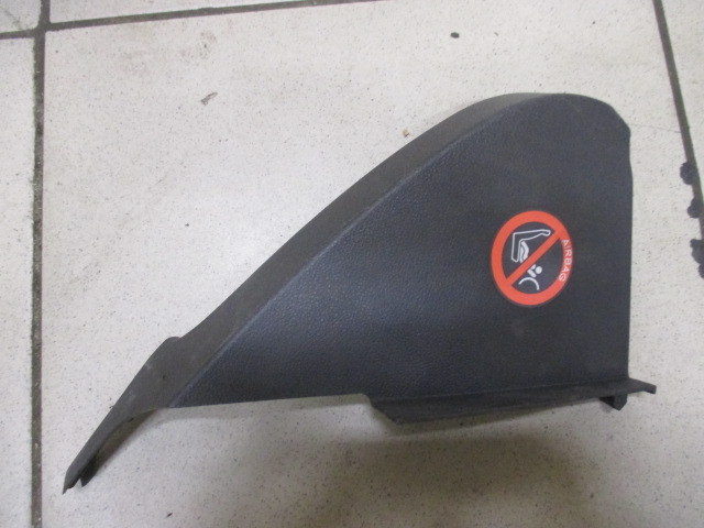 Накладка торпеды боковая правая Ford Focus 2 2005-2008 на Ford Focus 2