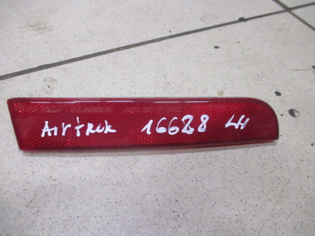 Отражатель в бампер левый Mitsubishi Airtrek  2001-2008 на Mitsubishi Airtrek 
