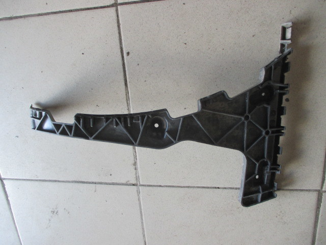 Кронштейн заднего бампера Audi Q5 8R 2008-2012    8R0807453 на Audi Q5 8R