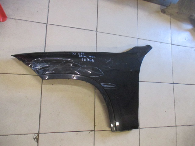 Крыло переднее левое BMW X1 (E84) 2009-2012 на BMW X1 (E84)