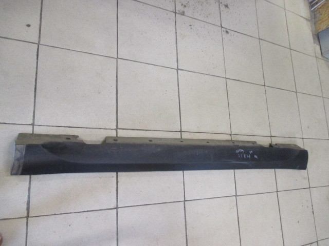 Накладка на порог (наружная) BMW X1 (E84) 2009-2012 на BMW X1 (E84)