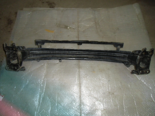 Усилитель переднего бампера Skoda Octavia 2 2004-2008 на Skoda Octavia 2