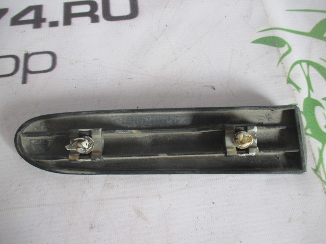 Накладка переднего правого крыла без хрома Mercedes-Benz C-Class W204 2006-2011 на Mercedes-Benz C-Class W204