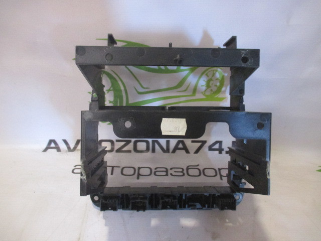 Рамка магнитолы внутренняя с кнопками Porsche Cayenne 955 2002-2007 на Porsche Cayenne 955