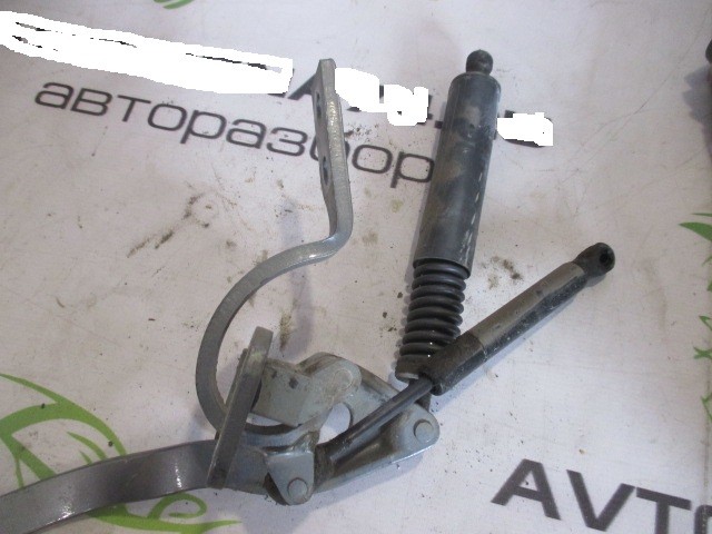 Петля двери багажника Porsche Cayenne 955 2002-2007 на Porsche Cayenne 955
