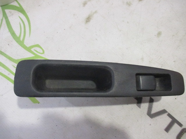 Кнопка стеклоподъемника Nissan Qashqai J10 2006-2010 на Nissan Qashqai J10