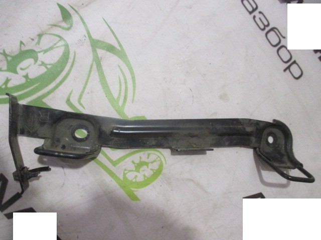 Кронштейн заднего правого сиденья Nissan Qashqai J10 2006-2010 на Nissan Qashqai J10