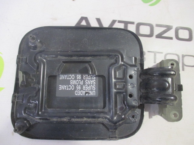 Лючок бензобака Nissan Qashqai J10 2006-2010 на Nissan Qashqai J10