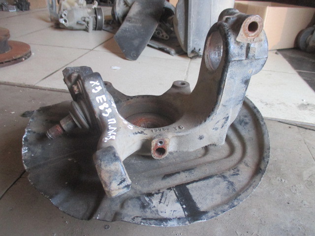 Кулак поворотный передний левый BMW X3 E83 2003-2006 на BMW X3 E83