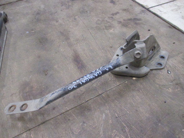 Кронштейн заднего рычага Nissan Qashqai J10 2006-2010 на Nissan Qashqai J10