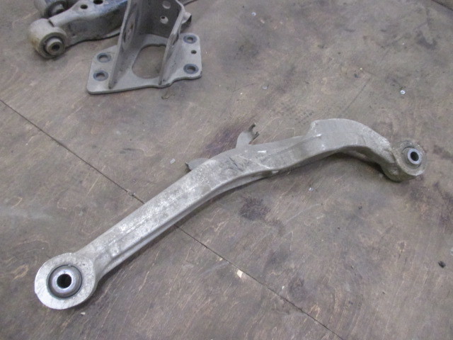 Рычаг задний нижний левый передний Nissan Qashqai J10 2006-2010 на Nissan Qashqai J10