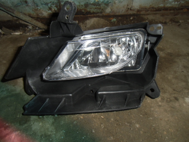 Фара противотуманная левая Mazda 3 (BL) 2009-2011 на Mazda 3 (BL)
