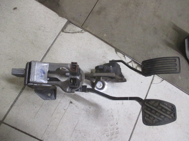 Педальный узел Nissan Qashqai J10 2006-2010 на Nissan Qashqai J10