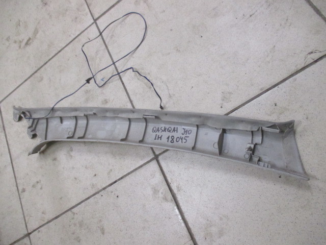 Обшивка стойки Nissan Qashqai J10 2006-2010 на Nissan Qashqai J10