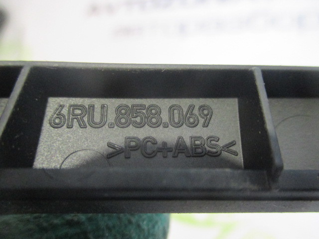 Накладка декоративная Volkswagen Polo V 2009-2015 6ru.858.069 на Volkswagen Polo V