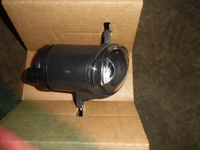 Фара противотуманная левая Volkswagen Passat VI (B6) 2002-2010 на Volkswagen Passat VI (B6)