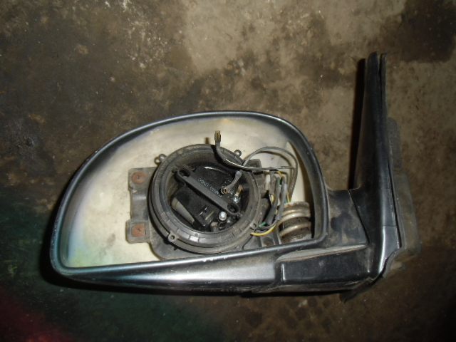Зеркало левое электрическое Hyundai Elantra III (XD) 2000-2003 на Hyundai Elantra III (XD)