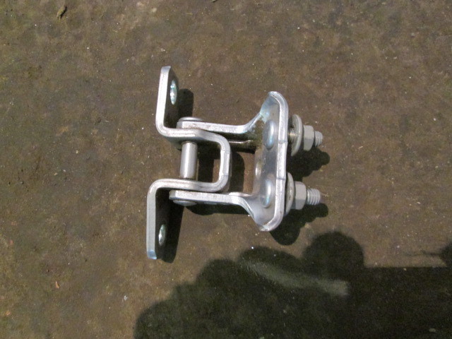 Петля двери Mitsubishi Lancer X 2007-н.в. на Mitsubishi Lancer X