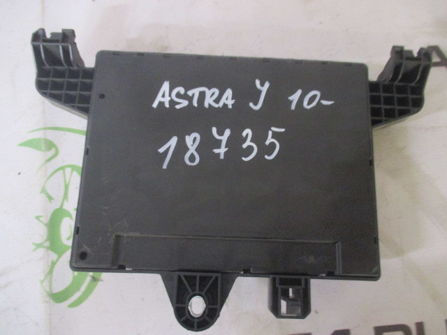 Блок предохранителей Opel Astra J 2009-2015 на Opel Astra J