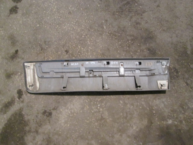 Накладка двери задней Toyota Land Cruiser 200 2007-2012 на Toyota Land Cruiser 200