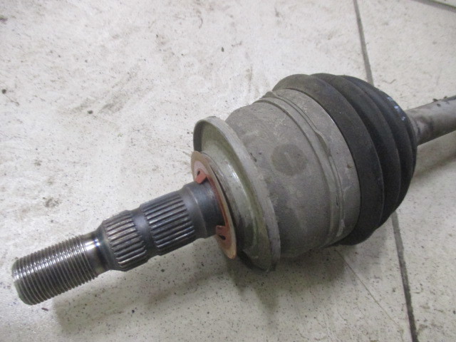 Полуось передняя левая Opel Astra J 2009-2015 на Opel Astra J