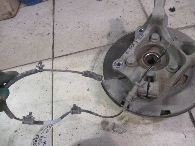 Датчик ABS задний левый Opel Astra J 2009-2015 на Opel Astra J