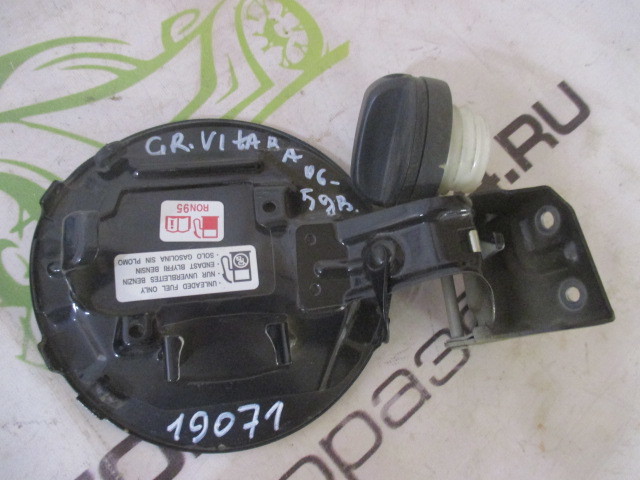 Лючок бензобака Suzuki Grand Vitara  2005-2008 на Suzuki Grand Vitara 