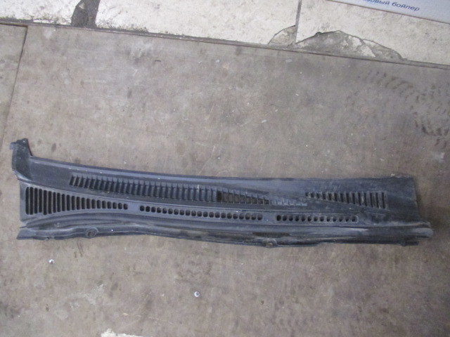 Решетка стеклооч. (планка под лобовое стекло) Suzuki Grand Vitara  2005-2008 на Suzuki Grand Vitara 