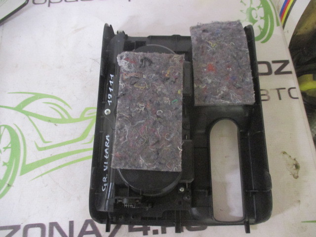 Подстаканник Suzuki Grand Vitara  2005-2008 на Suzuki Grand Vitara 