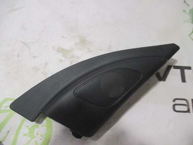 Накладка переднего крыла правого Suzuki Grand Vitara  2005-2008 на Suzuki Grand Vitara 