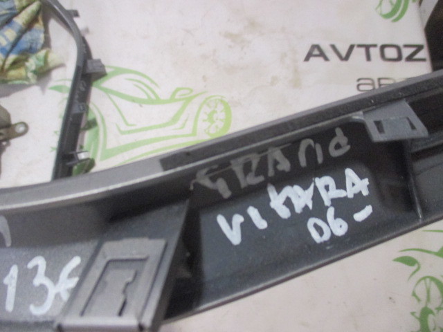 Молдинг центр консоли левый Suzuki Grand Vitara  2005-2008 7386265J0 на Suzuki Grand Vitara 