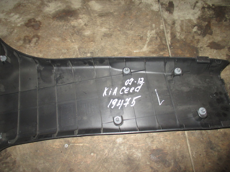 Обшивка стойки Kia Ceed (ED) 2006-2012 на Kia Ceed (ED)