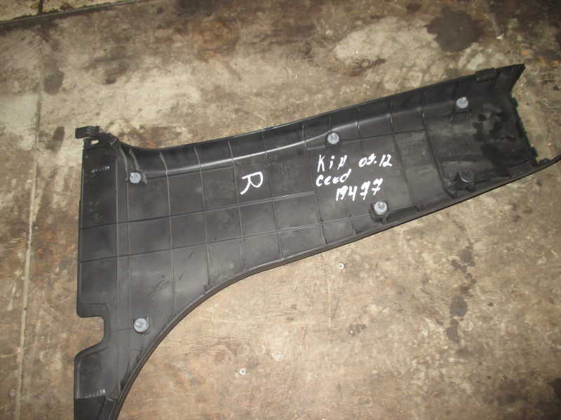 Обшивка стойки Kia Ceed (ED) 2006-2012 на Kia Ceed (ED)