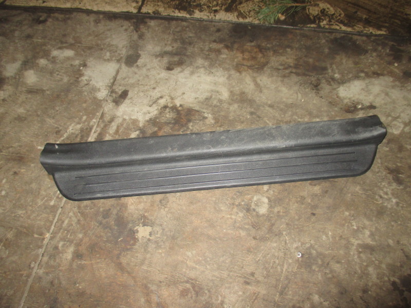 Накладка порога (внутренняя) Kia Ceed (ED) 2006-2012 на Kia Ceed (ED)