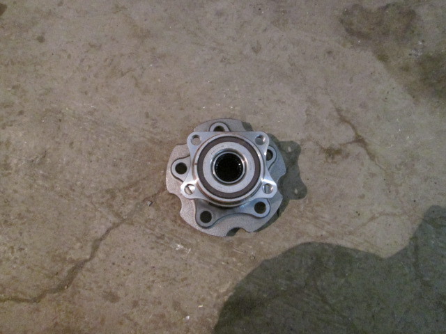 Ступица задняя Toyota RAV 4  (CA40) 2012-2015 на Toyota RAV 4  (CA40)