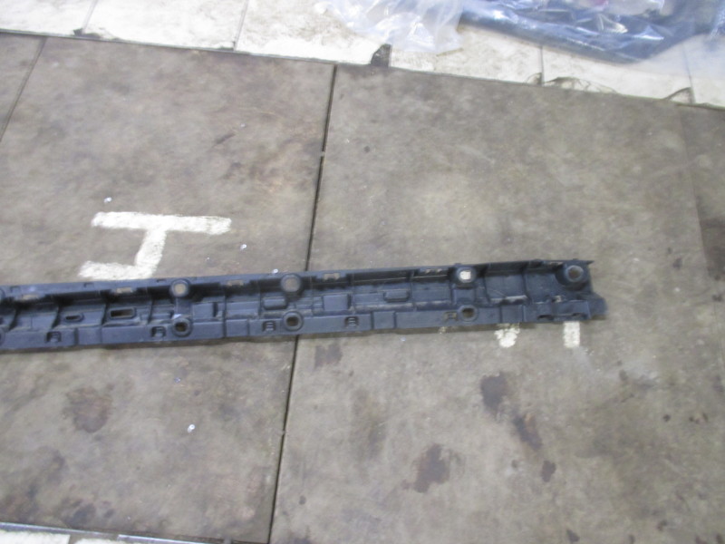 Кронштейн накладки на порог (наружней) BMW X5 F15 2013-н.в. на BMW X5 F15