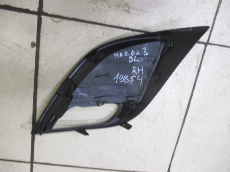 Решетка в бампер правая, левая Mazda 3 (BL) 2009-2011 на Mazda 3 (BL)