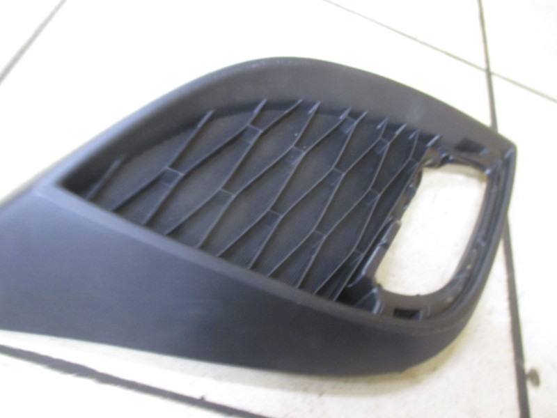 Решетка в бампер правая, левая Mazda 3 (BL) 2009-2011 на Mazda 3 (BL)