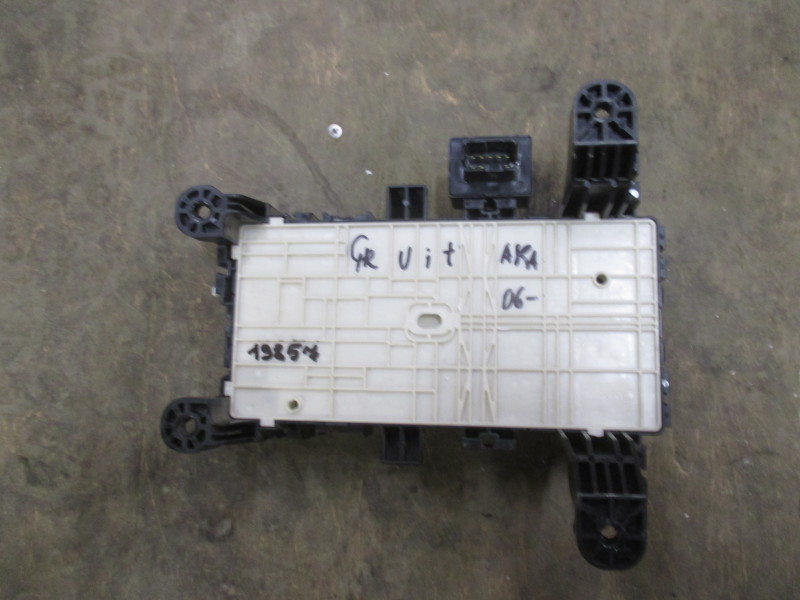Блок предохранителей Suzuki Grand Vitara  2005-2008 на Suzuki Grand Vitara 