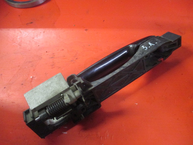 Ручка двери наружная левая с кронштейном  Nissan Qashqai J10 2006-2010 на Nissan Qashqai J10
