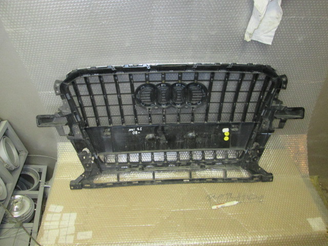 Решетка радиатора Audi Q5 8R 2008-2012 на Audi Q5 8R